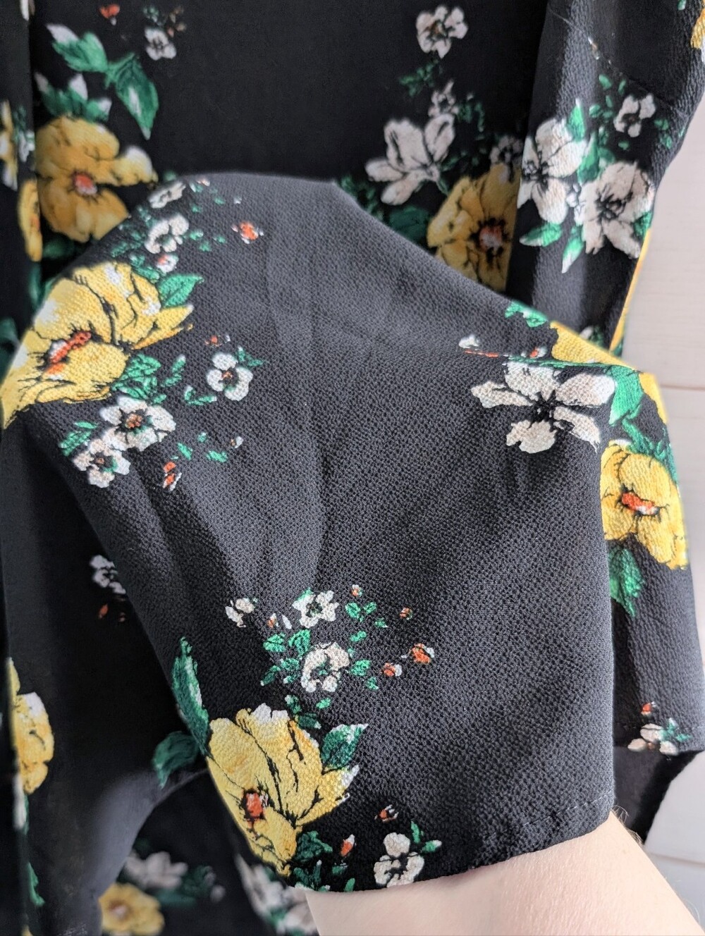 Mandee Black W/ Yellow 💛 Floral Blouse with Yellow and Green Bloom Plus Size 1x - Picture 5 of 7